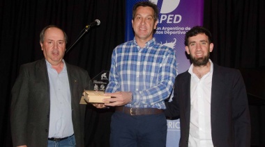 El Intendente fue reconocido por los periodistas deportivos en el Congreso Internacional de Necochea