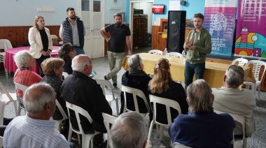 Adultos mayores participaron de un taller para prevenir ciberdelitos