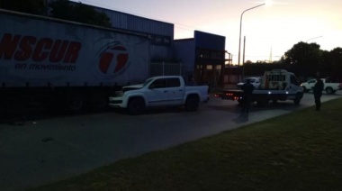 Accidente en el Puerto: camioneta chocó un camión estacionado y el conductor dio positivo en alcoholemia