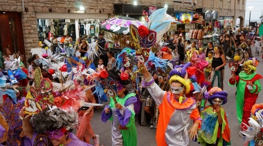 El Carnaval de Máscaras impregnó de ritmo y alegría a toda la Villa Balnearia
