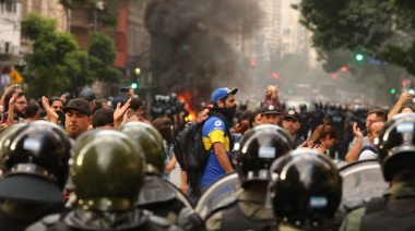 Marcha de jubilados: En medio de un masivo operativo, 150 manifestantes quedaron detenidos