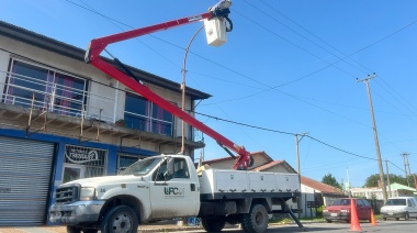 Mejora en el alumbrado público: reemplazan artefactos en calle 26 y en Avenida Jesuita Cardiel
