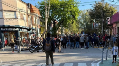 La bronca de un comerciante de la calle Güemes que perdió el día por el acto de Milei: "¿La única motosierra es contra las pymes?"
