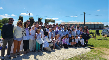 Se presentó en Juan N. Fernández el jardín vertical con las iniciales de la localidad