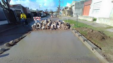 Barrio 9 de Julio: avanza el bacheo sobre calles que hacía mucho tiempo no se reparaban