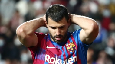 El Kun podría dejar de jugar al futbol por la arritmia que sufrió hace algunas semanas