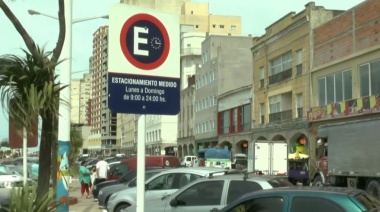 El estacionamiento medido vale $40 por hora