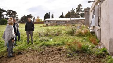 Con la firme intención de finalizar una obra paralizada desde 2017, el Intendente visitó la estructura del Jardín Nº 919