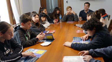 Alumnos de la Secundaria Nº 14 visitaron la Intendencia y el Concejo Deliberante