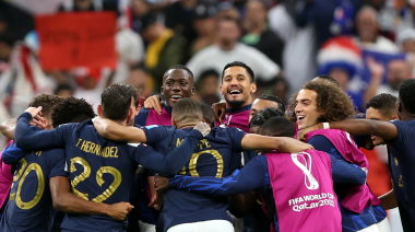Francia derrotó a Inglaterra y jugará la semifinal con Marruecos