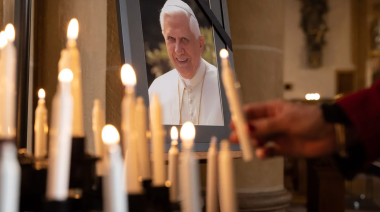Murió el papa emérito Benedicto XVI y su funeral será presidido por Francisco