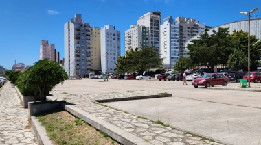Por la gran afluencia turística, el municipio habilitó el estacionamiento del Casino