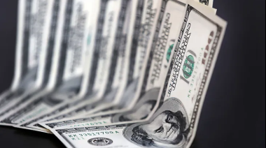 El dólar blue volvió a romper récords y devalúa a la moneda nacional
