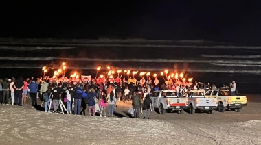Los Guardavidas recordaron a sus compañeros con la tradicional ceremonia de antorchas
