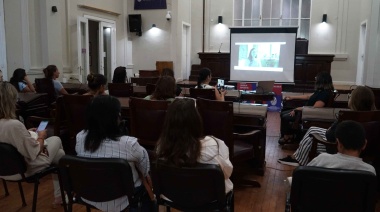 Cine debate por el #8M: "Las mujeres trabajamos tanto fuera como dentro del hogar"