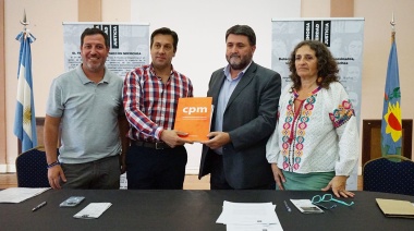 El Intendente firmó un convenio de cooperación con la Comisión por la Memoria