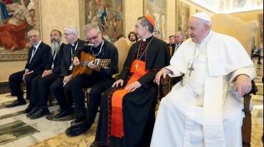 León Gieco hizo emocionar al papa Francisco con "Solo le pido a Dios"