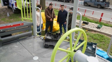 El Intendente recorrió los avances de obra en las plazas que interviene el municipio
