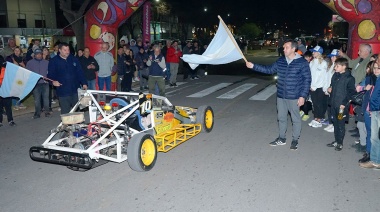 El Intendente encabezó la largada simbólica de la carrera de Safari y Areneros