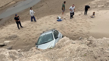 Un auto se cayó por los acantilados en la zona de El Caño