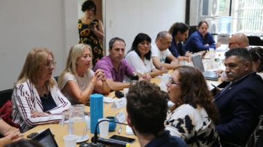 Axel Kicillof cerró un 20% de aumento con estatales y docentes