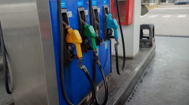 Las petroleras aumentan desde abril un 4,5% los combustibles y piden otro 10%