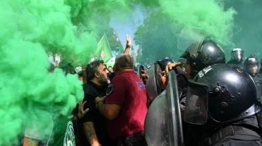 Se vivieron momentos de tensión en la protesta de ATE contra los despidos