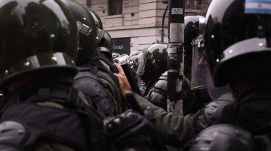 La represión policial en las afueras del Congreso dejó 35 detenciones y 200 heridos