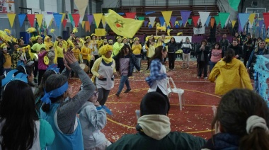 Con una colorida Estudiantina, la Educación Especial celebra sus 75 años de vida