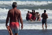 Un turista de 59 años murió ahogado frente a su familia en un sector no habilitado para bañistas