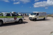 Se realiza una búsqueda intensiva de una persona que ingresó al mar y no pudo salir