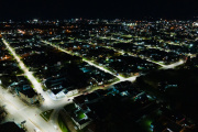 El distrito gana en seguridad y eficiencia energética con el avance progresivo del recambio lumínico