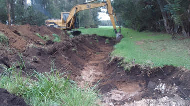 Se trabaja en la mejora de calles y obras de desagüe en La Dulce