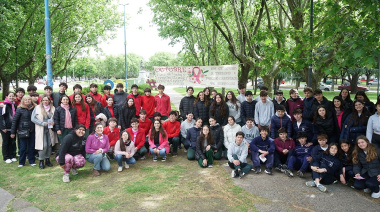 El CAPS Norte e instituciones educativas del barrio visibilizaron la lucha contra el cáncer de mama