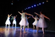 La Escuela Municipal de Danzas Clásicas brilló en una nueva función de ballet