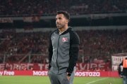 Carlos Tevez anunció que dejará de ser el técnico de Independiente