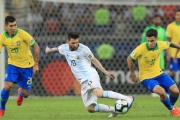 Argentina con Messi y Brasil sin Neymar juegan hoy el clásico sudamericano