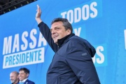 Con la escalada del blue, Massa anunció otro dólar diferencial para las pymes