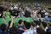 La Batalla del Maracaná, la cobarde policía brasilera y los gestos del capitán