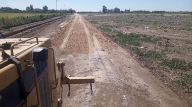 Realizan trabajos de engranzado y entoscado en distintos puntos de Necochea y Quequén