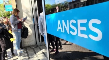 A partir de enero la AUH tendrá un aumento del 100% y la Tarjeta Alimentar del 50%