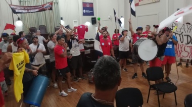 Los guardavidas se movilizaron al Palacio Municipal reclamando aumentos salariales