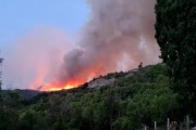 El fuego ya quemó unas 600 hectáreas en el Parque Nacional Los Alerces