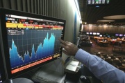 El riesgo país rompió el piso de los 1200 puntos por primera vez desde 2020