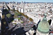 Anta la masiva marcha universitaria, el Gobierno dijo que el diálogo "está finalizado"