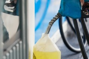 La venta de combustibles cayó un 6% en enero y se esperan más aumentos para marzo