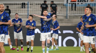 Filtraron imágenes de la camiseta que la Selección Argentina usará en los calentamientos