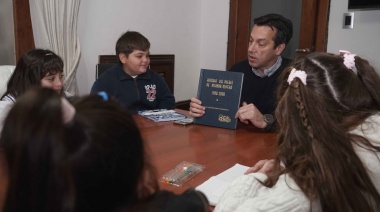 Alumnos y alumnas de la Escuela Nº 5 de La Dulce visitaron al Intendente