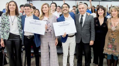 Profesore y abogade: La UNLP entregó los primeros diplomas no binarios