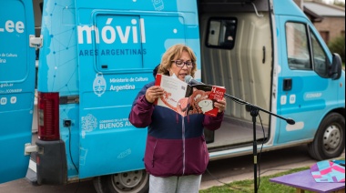 Bibliomóvil y show de Tango para cerrar el Mes de las Personas Mayores
